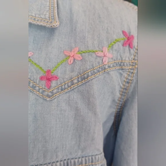 Vintage Y2K Guess Jeans Embroidered Button Up Denim Shirt - Picture 4 of 11